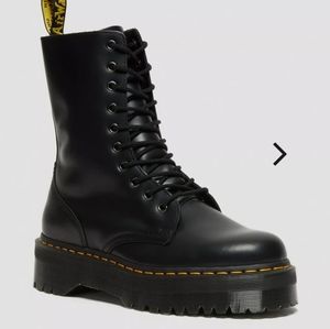 Dr Martens Jadon Hi platform Boots Black polished smooth leather. Size US 6